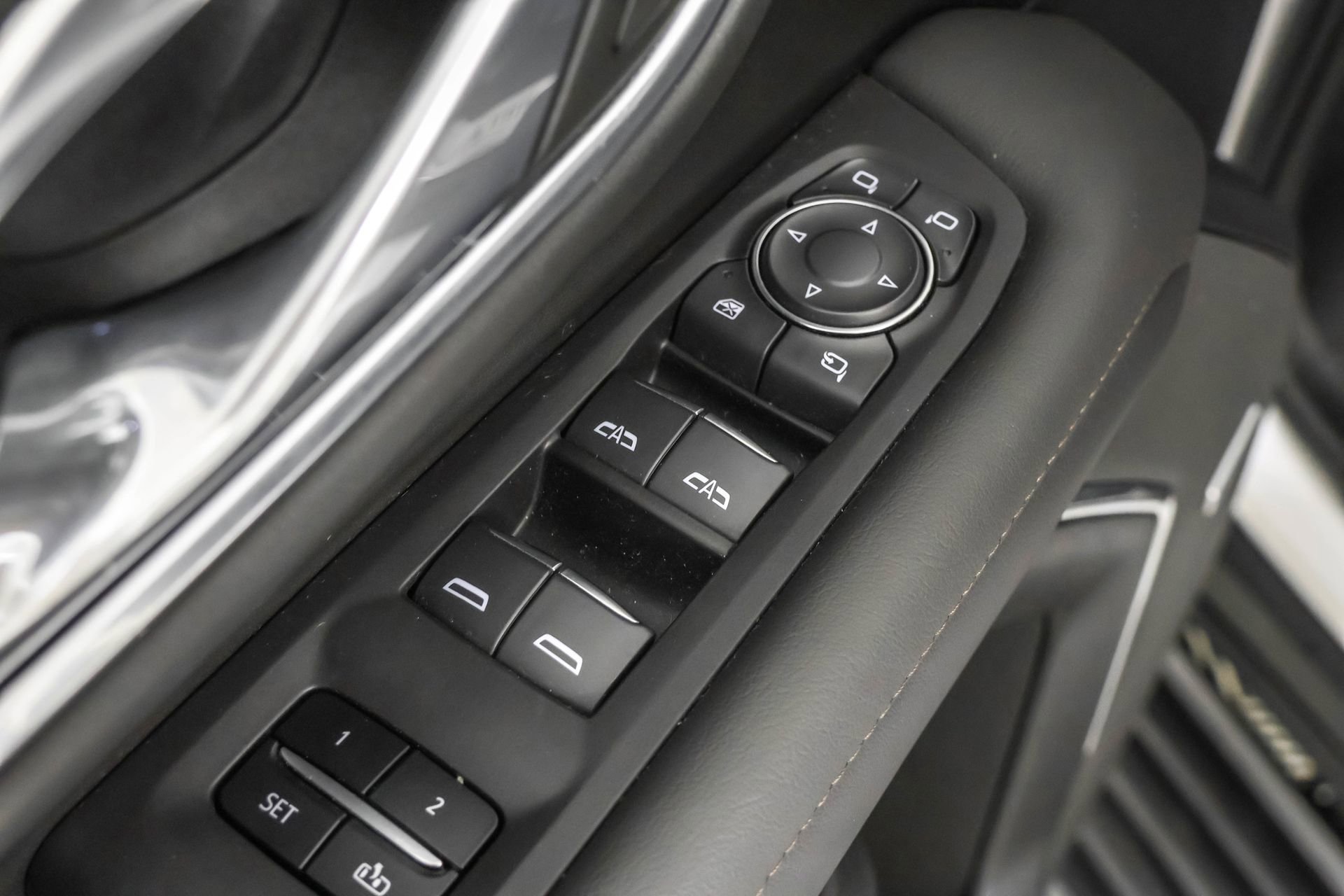 Used 2024 Chevrolet Suburban High Country image 40