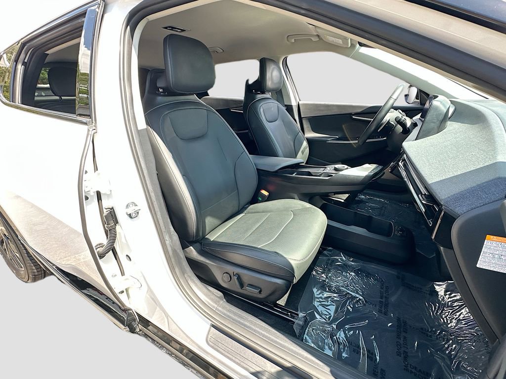 Certified 2023 Kia EV6 Wind w/ Wind Technology Package image 28