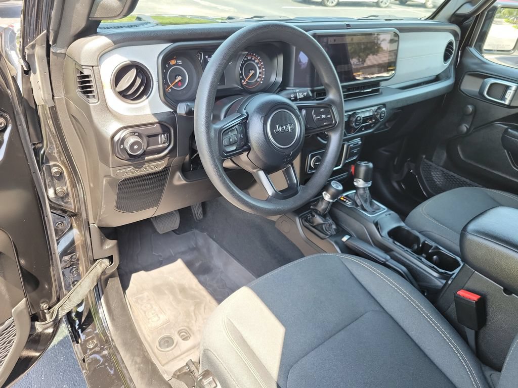 Used 2024 Jeep Wrangler Unlimited Sport AWD/4WD image 19