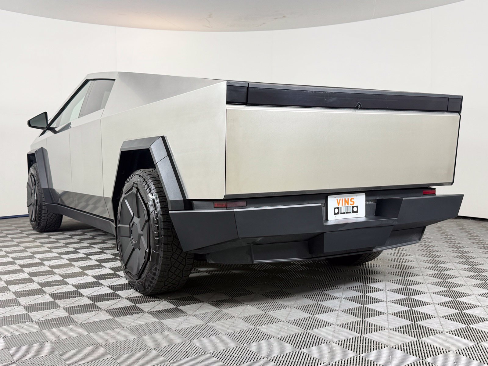 Used 2024 Tesla Cybertruck Cyberbeast AWD/4WD image 7