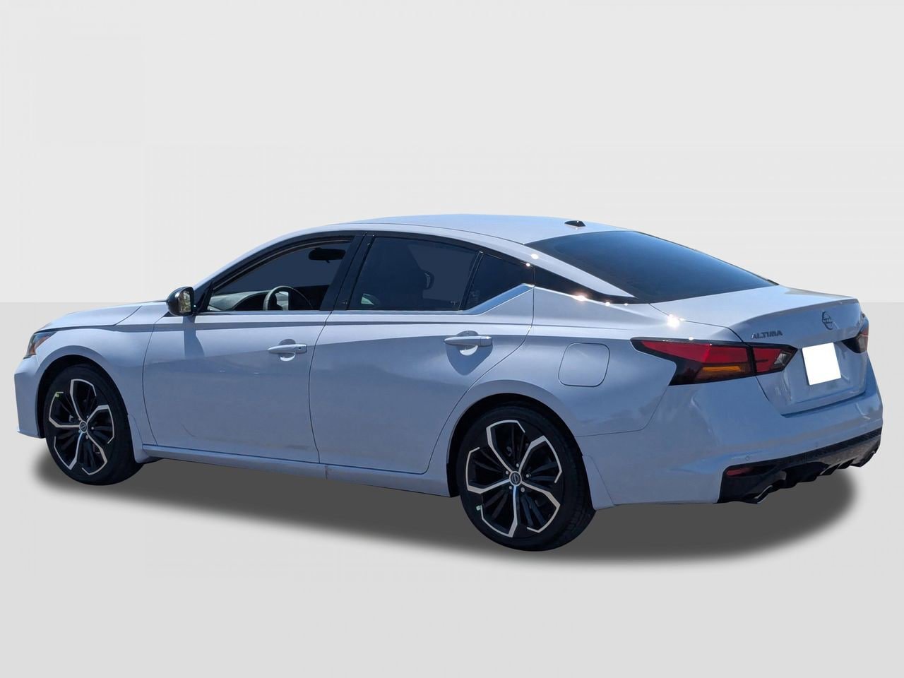 New 2026 Nissan Altima 2.5 SR FWD image 3