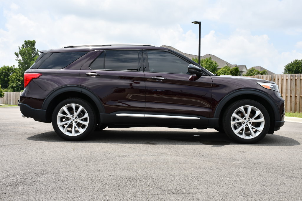 Used 2023 Ford Explorer Platinum w/ Technology Package AWD/4WD image 8