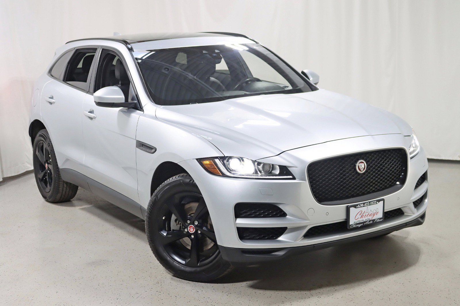 Used 2019 Jaguar F-PACE Premium image 6