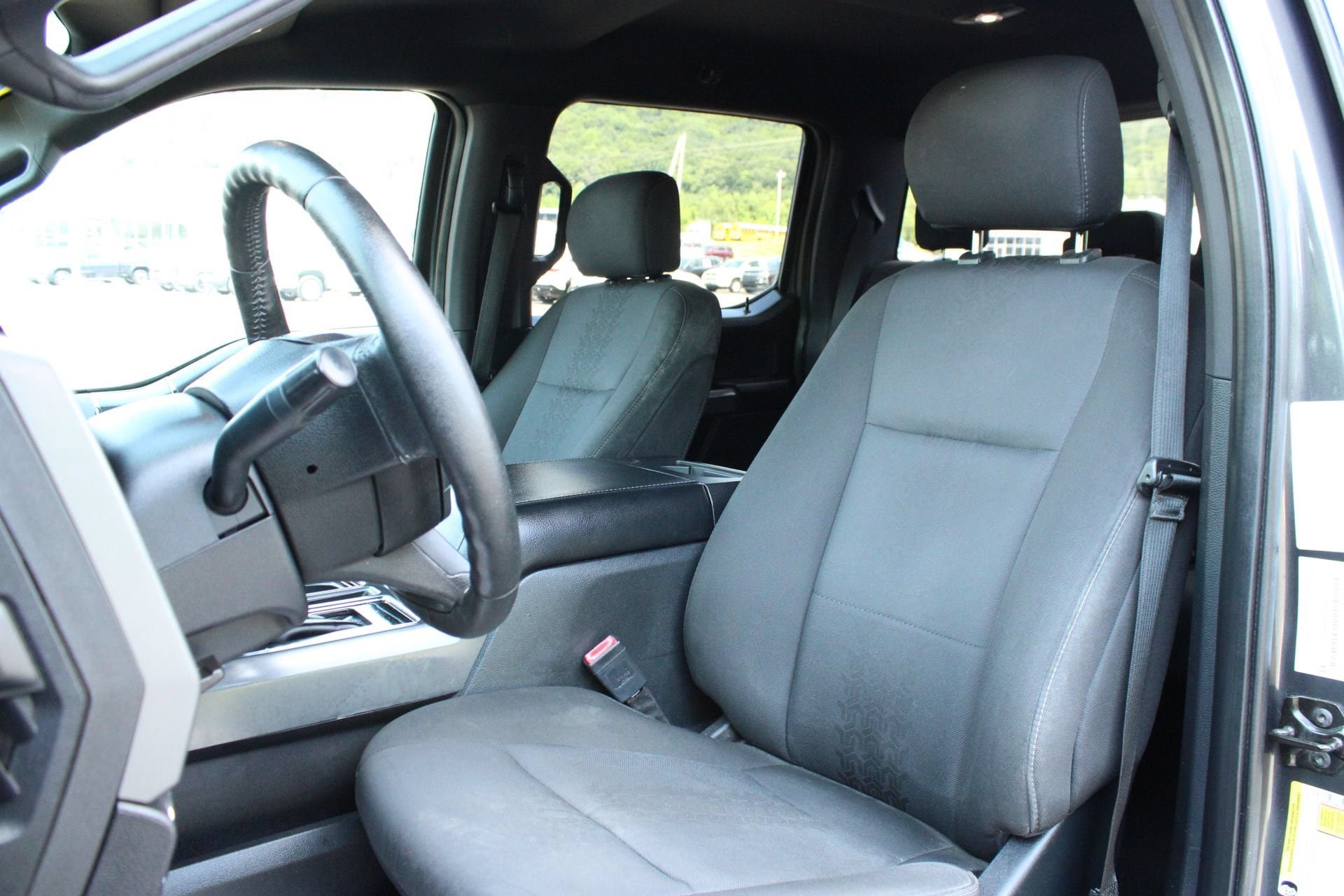 Used 2019 Ford F150 XLT w/ Equipment Group 302A Luxury AWD/4WD image 15