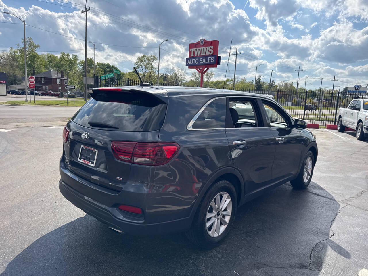 Used 2019 Kia Sorento FWD image 5