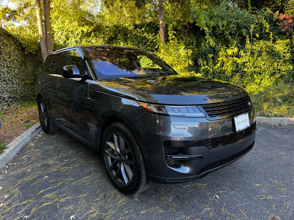 Used 2023 Land Rover Range Rover Sport SE image 3