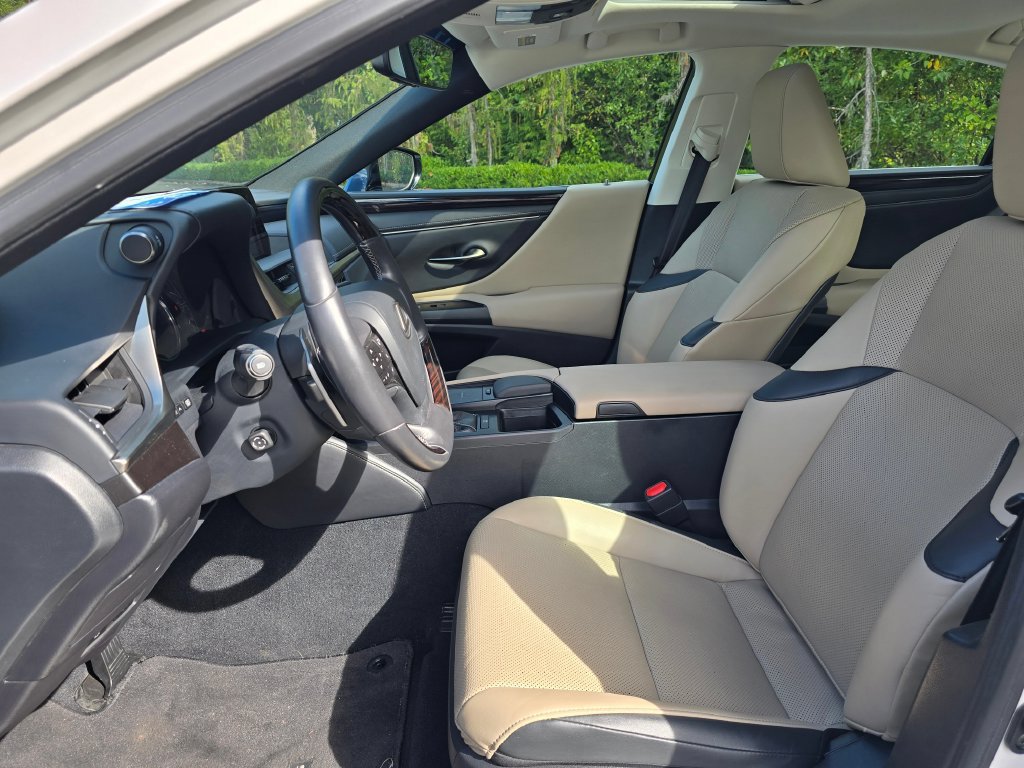 Used 2019 Lexus ES 350 w/ Premium Package FWD image 10