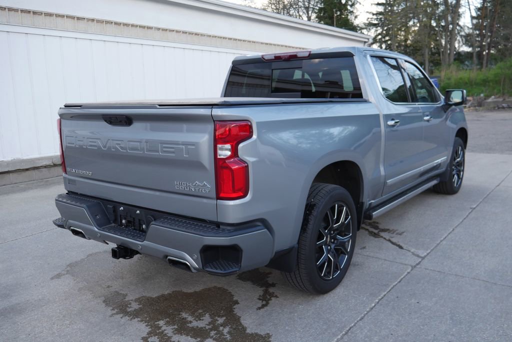 Used 2024 Chevrolet Silverado 1500 High Country w/ Technology Package AWD/4WD image 7