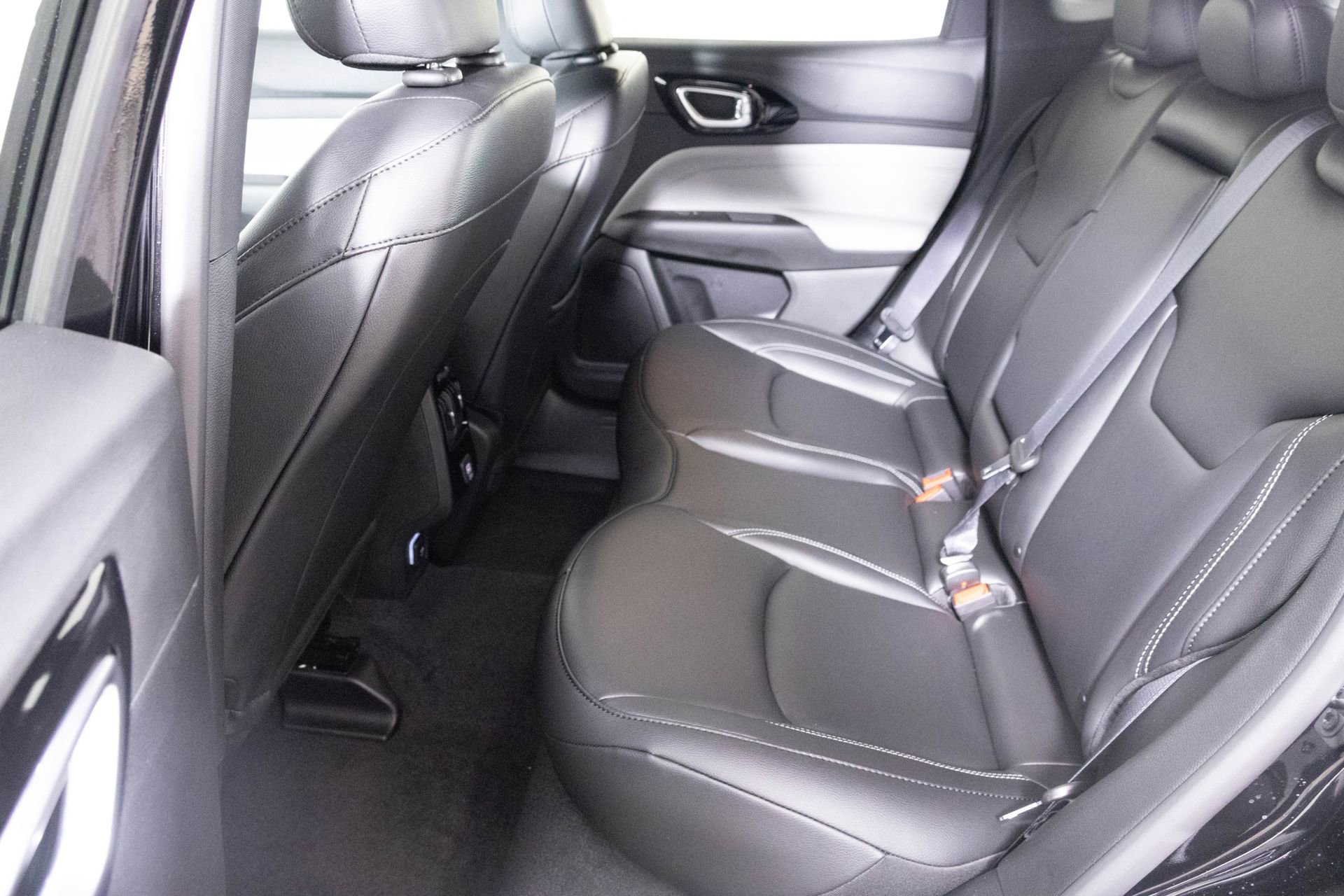 New 2026 Jeep Compass Limited image 27