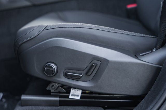 New 2026 Volvo XC90 B6 Plus w/ Protection Package Premier image 36