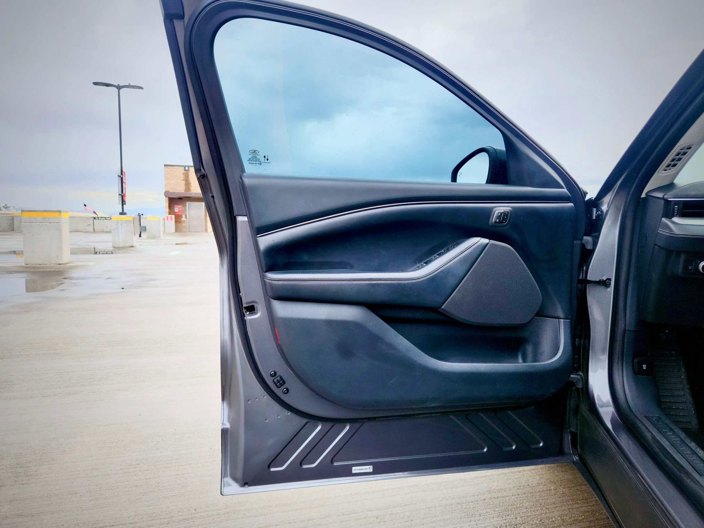 Used 2021 Ford Mustang Mach-E Select w/ Comfort/Technology Package image 13