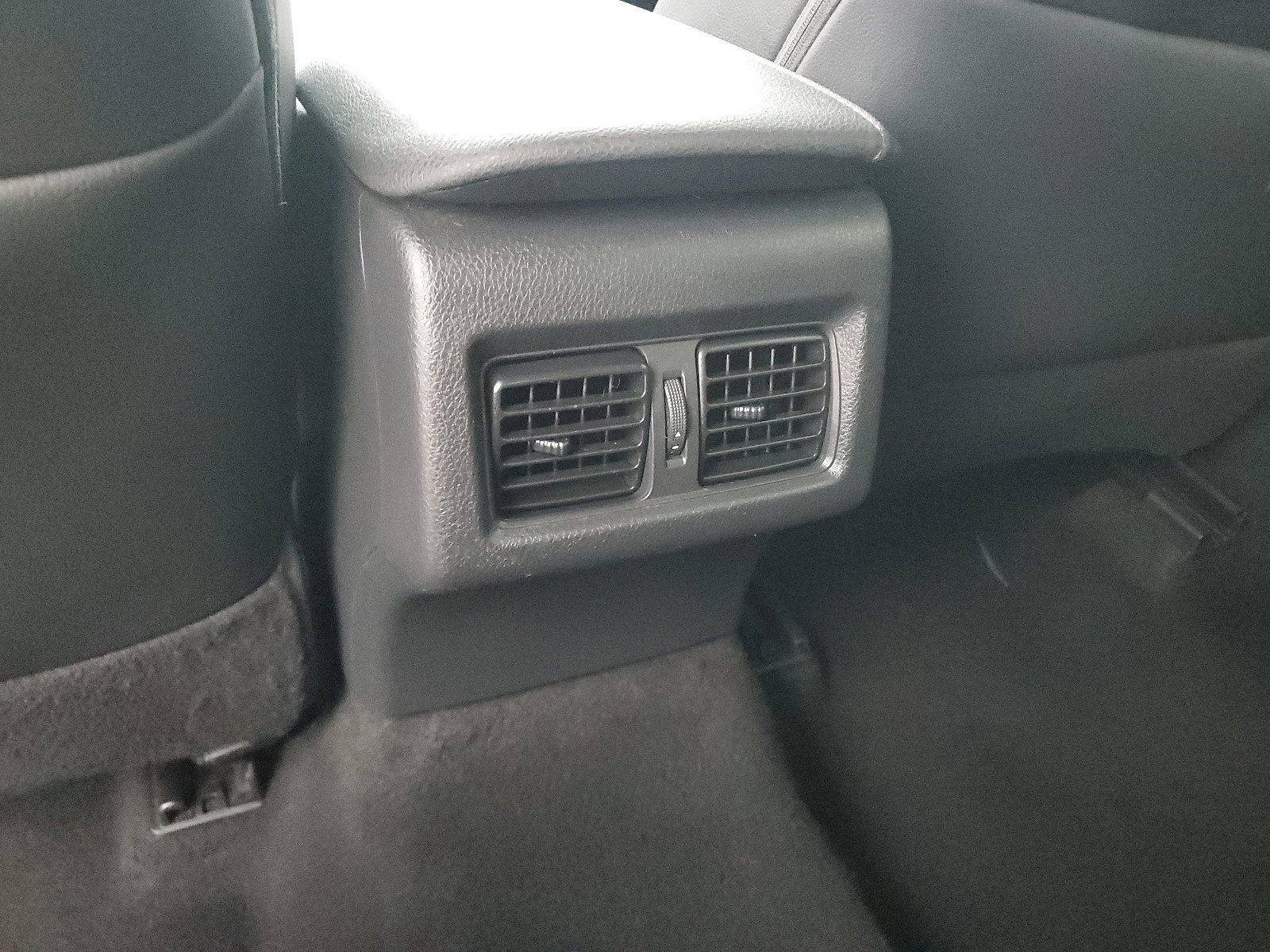 Used 2018 Toyota Camry XLE image 15