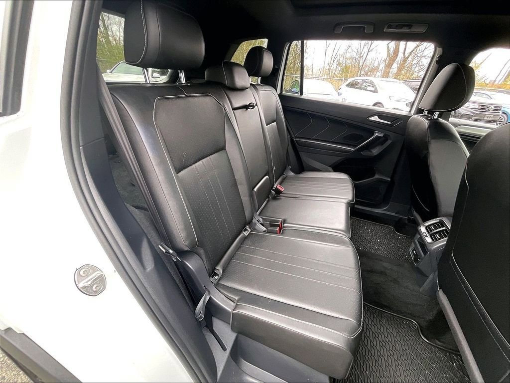 Used 2023 Volkswagen Tiguan SE R-Line AWD/4WD image 16