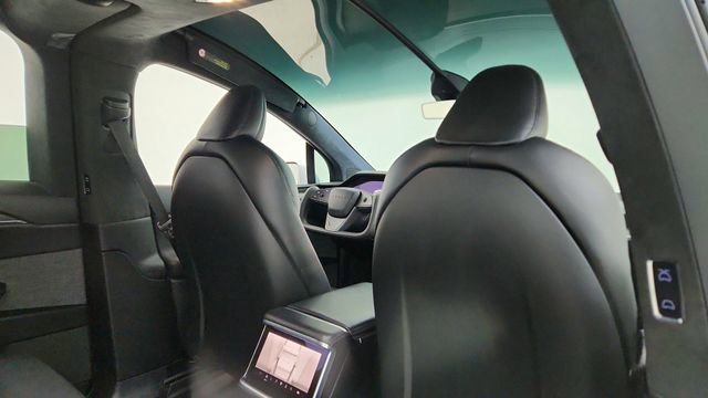 Used 2023 Tesla Model X image 25