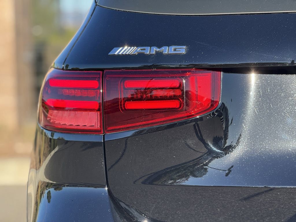 Certified 2025 Mercedes-Benz GLB 35 AMG 4MATIC image 12