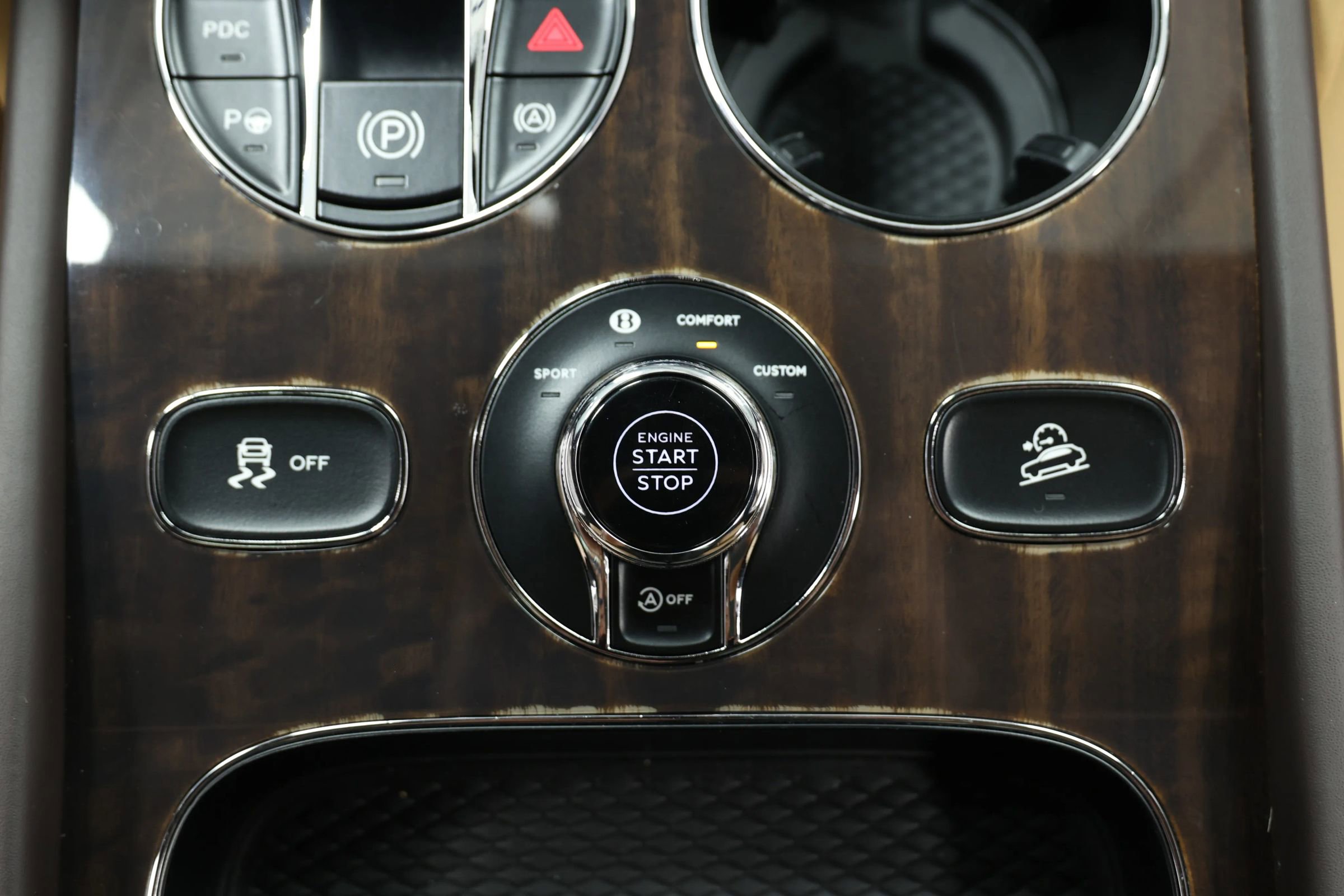 Used 2021 Bentley Bentayga AWD/4WD image 43