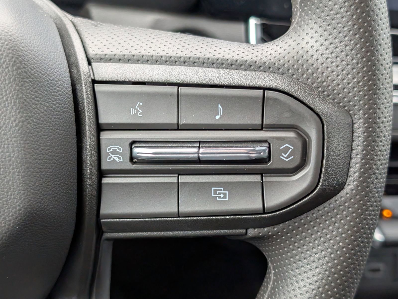 New 2026 Chevrolet Colorado W/T image 17