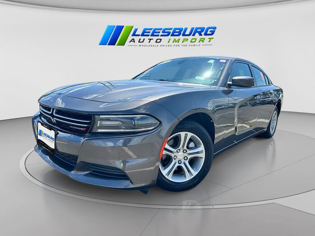 Used 2016 Dodge Charger SE RWD image 2