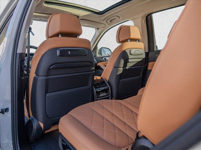 Used 2026 BMW X7 xDrive40i image 21
