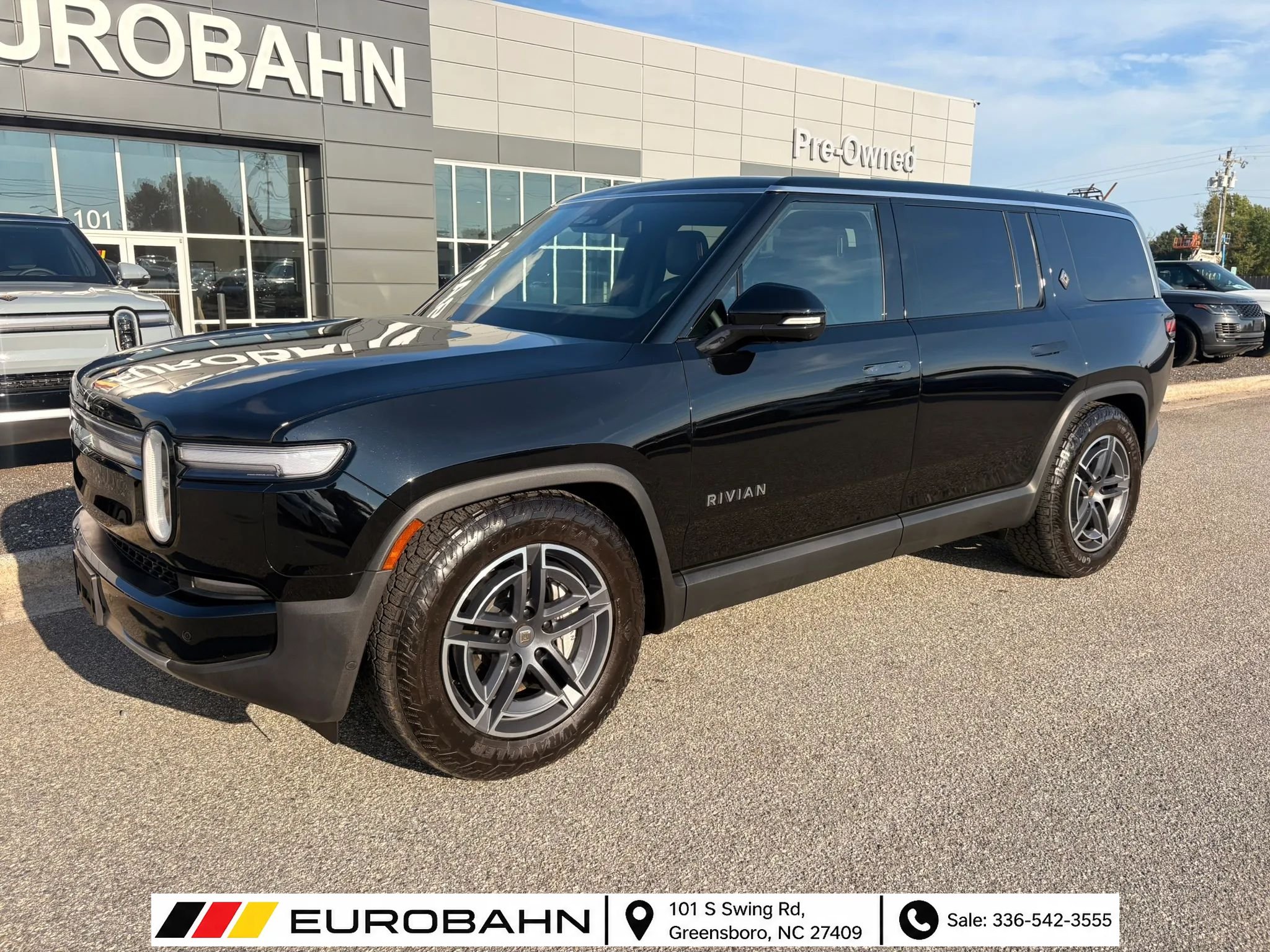 Used 2025 Rivian R1S Adventure Dual AWD/4WD image 24