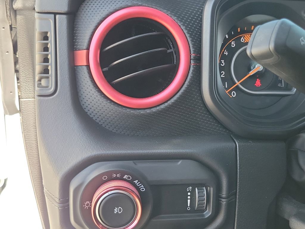 Used 2024 Jeep Wrangler Unlimited Rubicon w/ Safety Group image 16