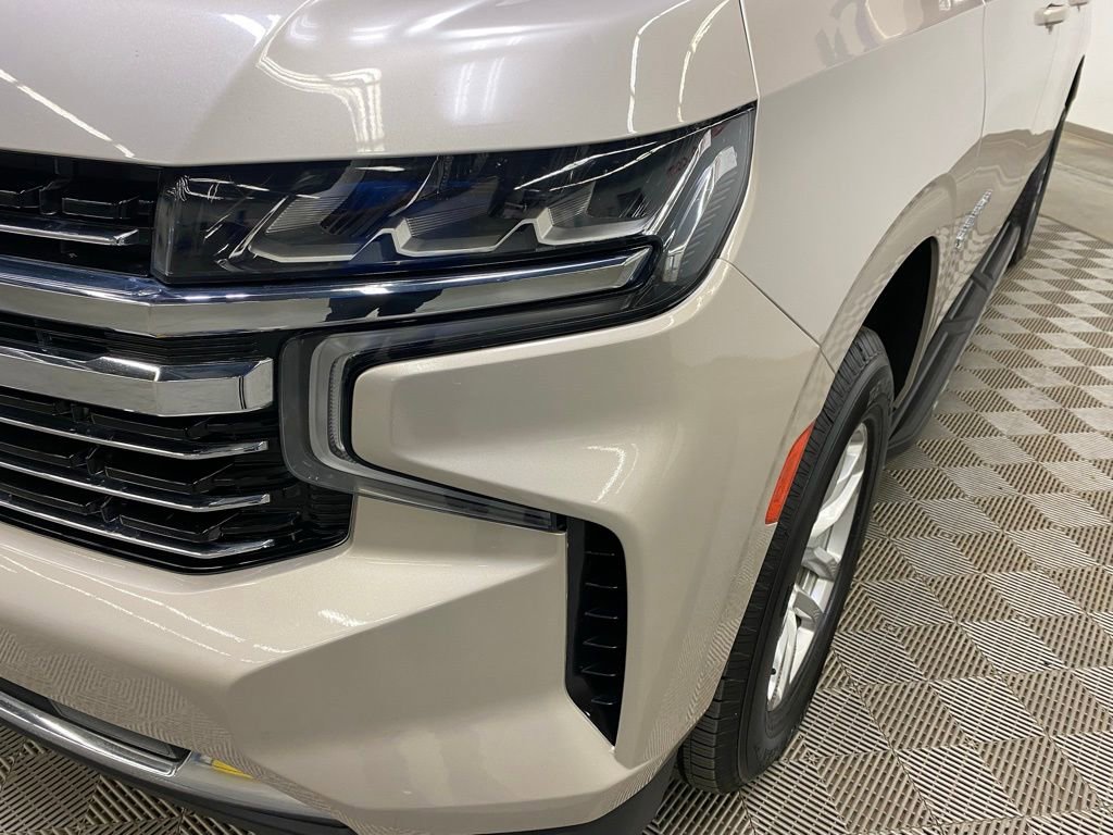 Used 2021 Chevrolet Suburban LT RWD image 7