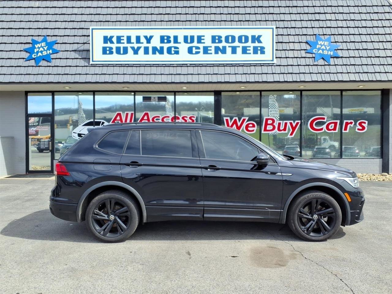 Used 2023 Volkswagen Tiguan SE R-Line image 1