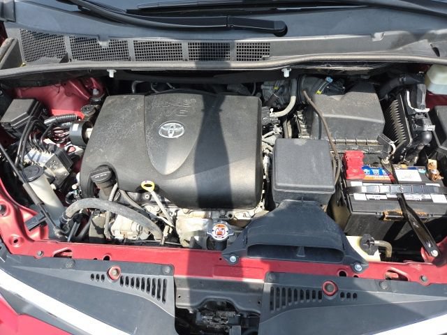 Used 2019 Toyota Sienna LE w/ LE Preferred Package FWD image 29