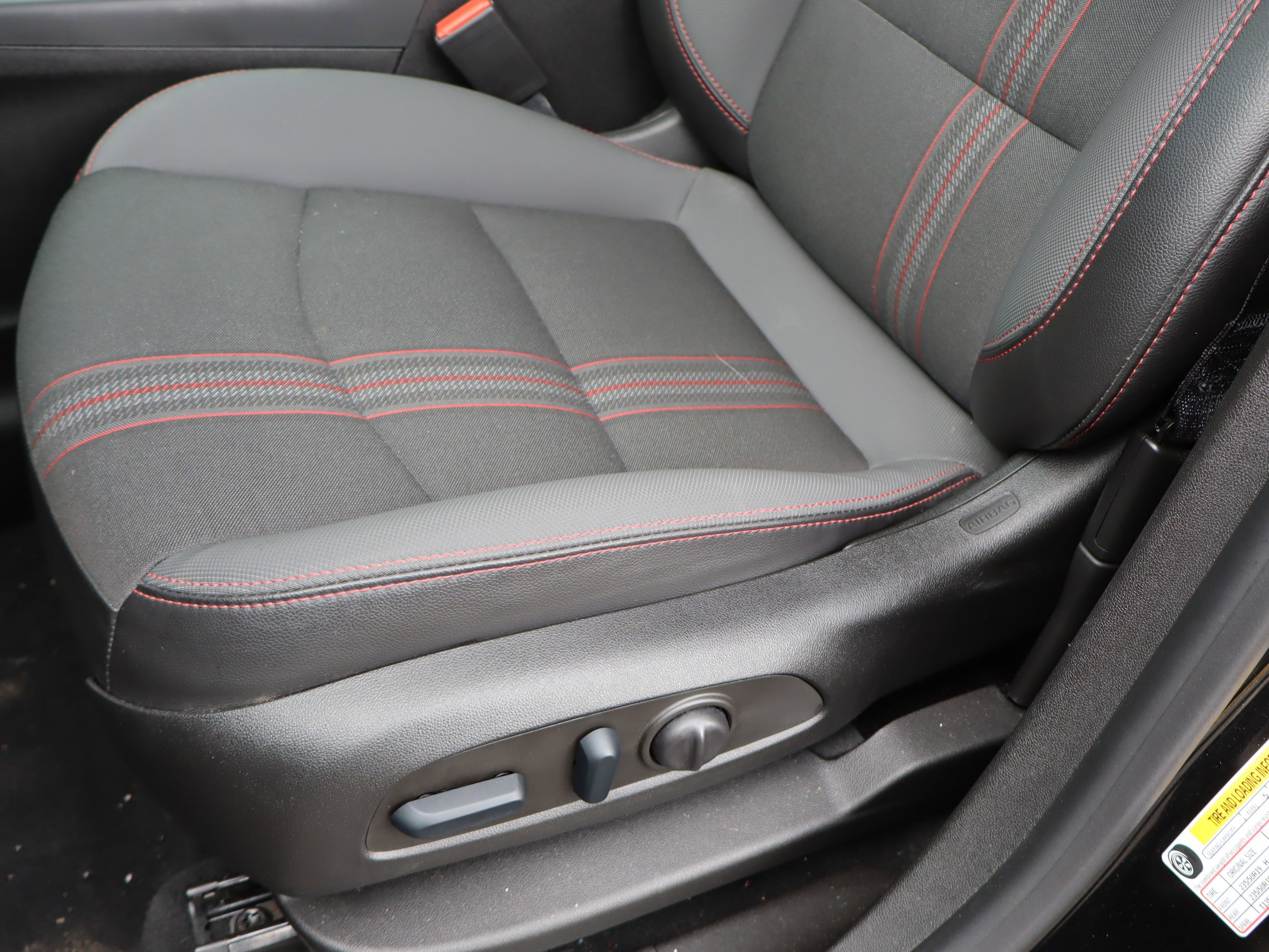 Used 2022 Chevrolet Equinox RS w/ LPO, Floor Liner Package image 17