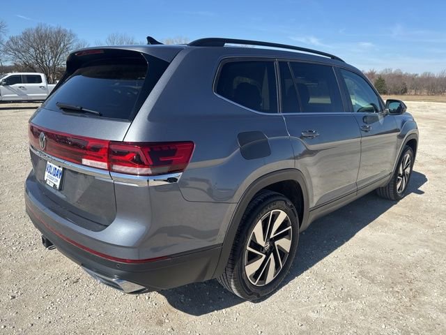 Used 2024 Volkswagen Atlas SE image 6