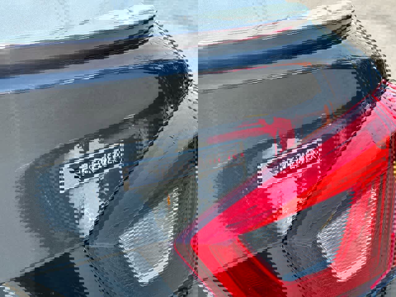 Used 2018 Chevrolet Cruze Premier w/ RS Package image 18