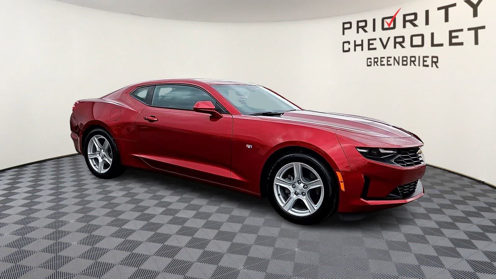 Used 2024 Chevrolet Camaro LT RWD image 2