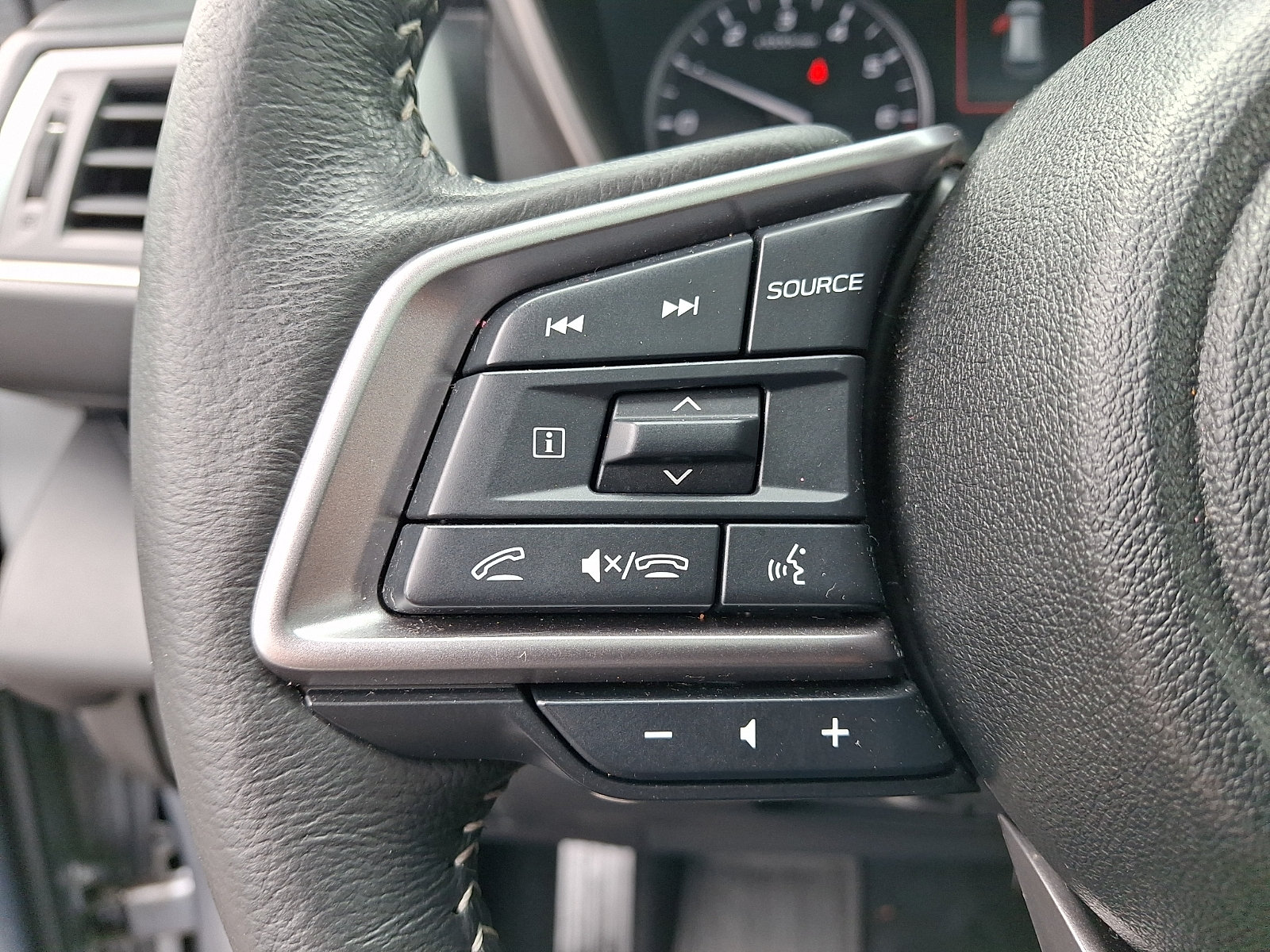 Used 2024 Subaru Ascent Limited w/ Technology Package AWD/4WD image 20