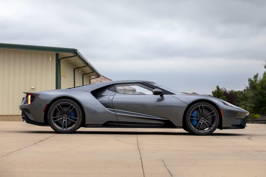 Used 2018 Ford GT image 3
