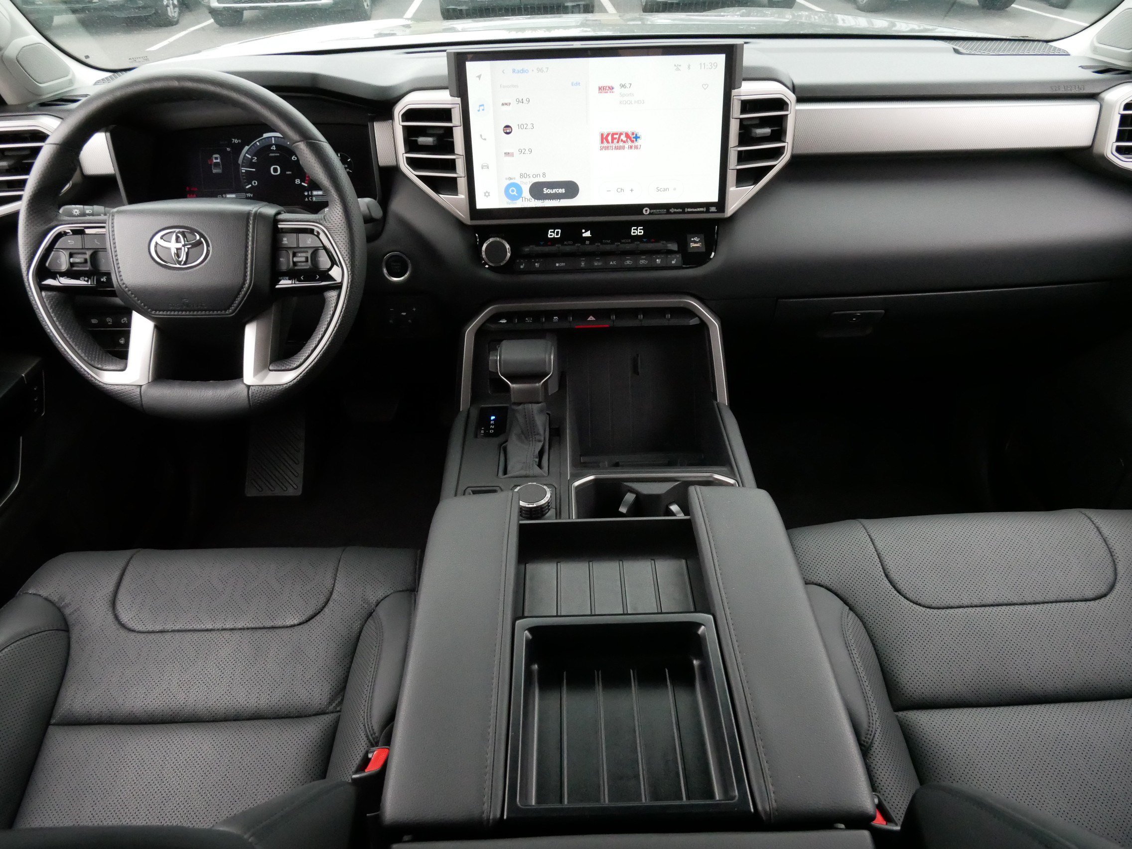 Used 2024 Toyota Tundra Limited AWD/4WD image 10