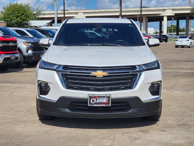 Used 2023 Chevrolet Traverse LT FWD image 2