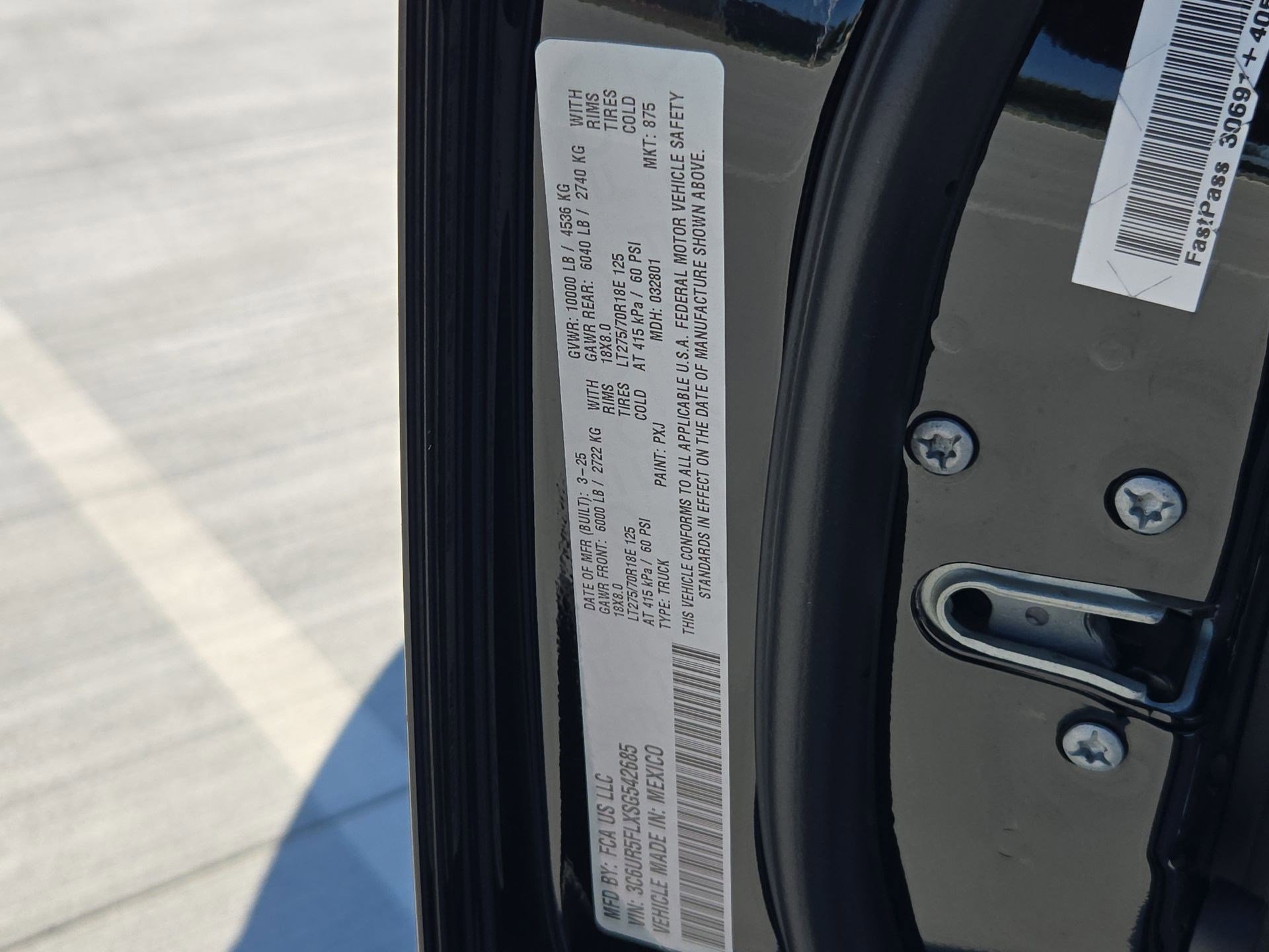 Used 2025 RAM 2500 Laramie AWD/4WD image 35