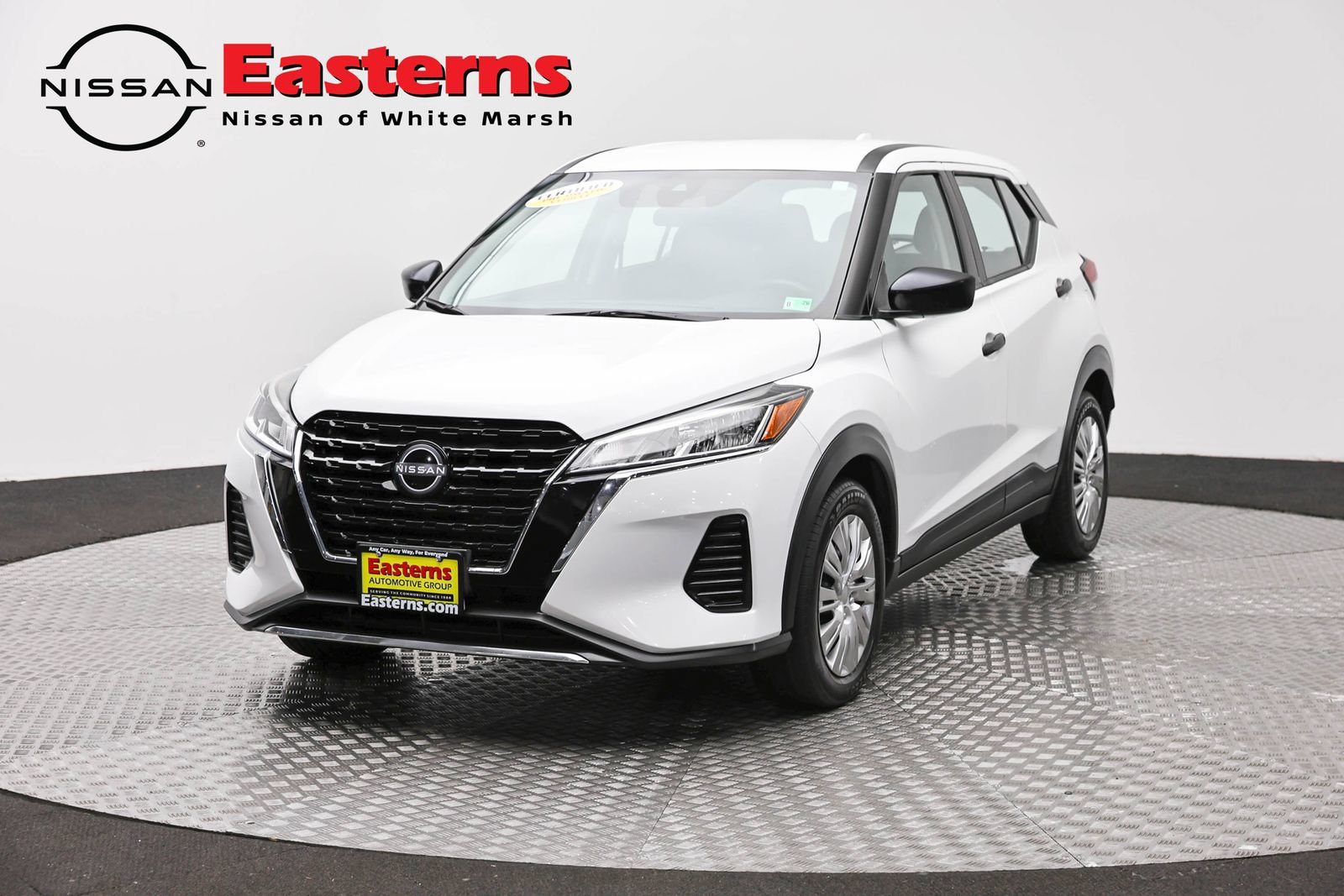 Used 2023 Nissan Kicks S FWD image 1