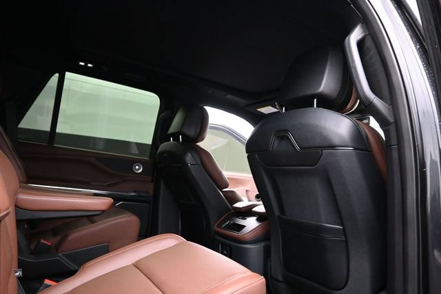 Used 2025 Lincoln Navigator Reserve AWD/4WD image 19