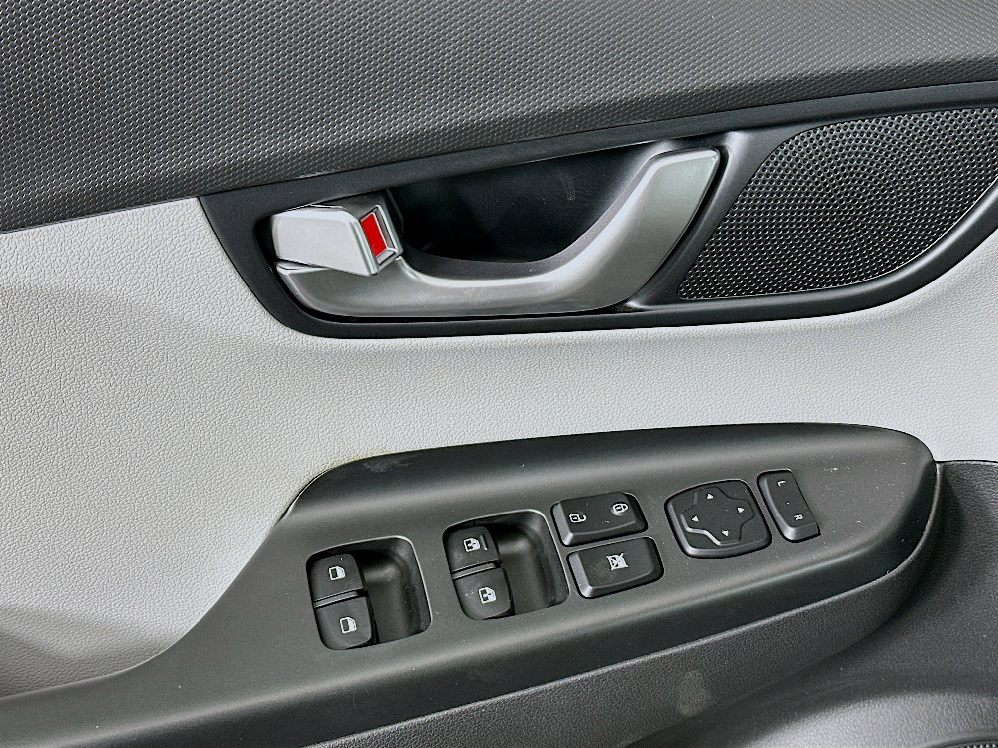 Used 2023 Hyundai Kona SE w/ Cargo Package image 15