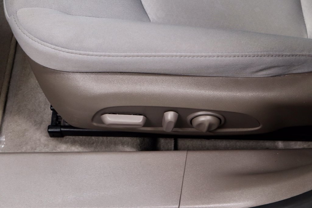 Used 2023 Chevrolet Malibu LT FWD image 24