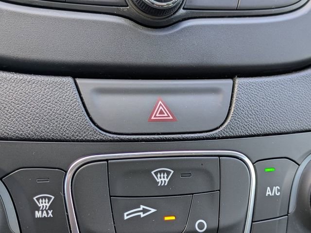 Used 2018 Chevrolet Malibu LS image 34