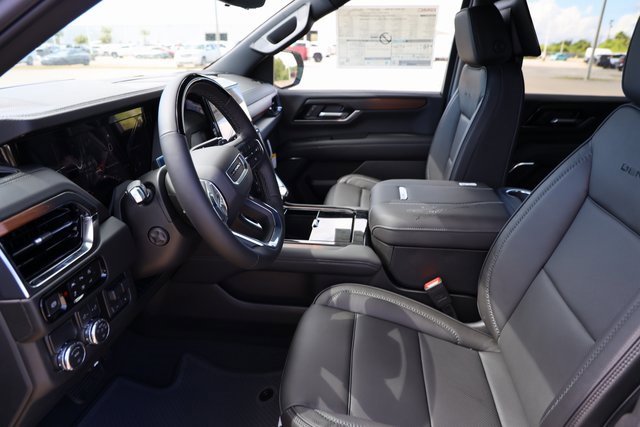 New 2026 GMC Yukon XL Denali w/ Denali Reserve Package image 10