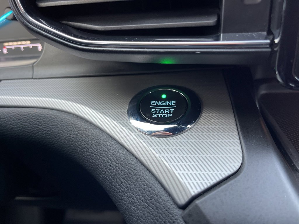 Used 2020 Ford Explorer XLT w/ Equipment Group 202A image 13