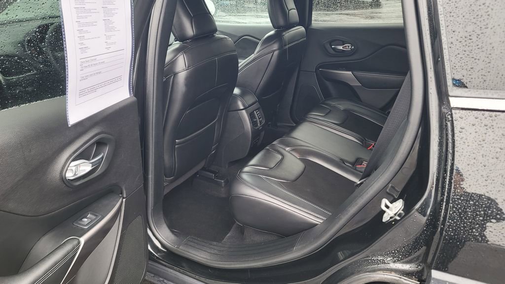 Used 2019 Jeep Cherokee Latitude Plus image 25