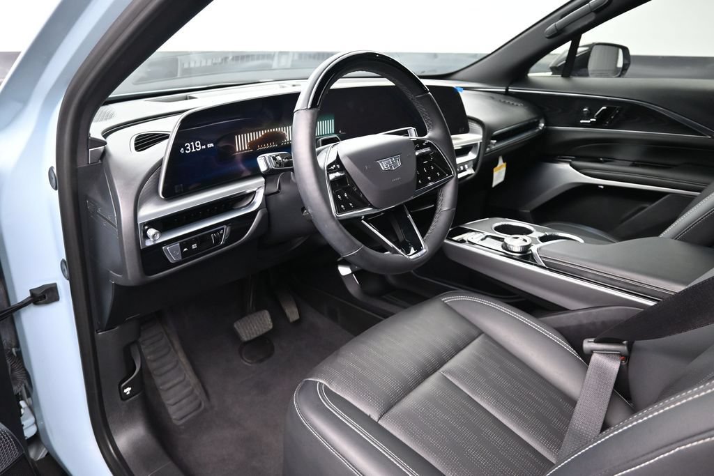 Certified 2024 Cadillac Lyriq Luxury AWD/4WD image 10
