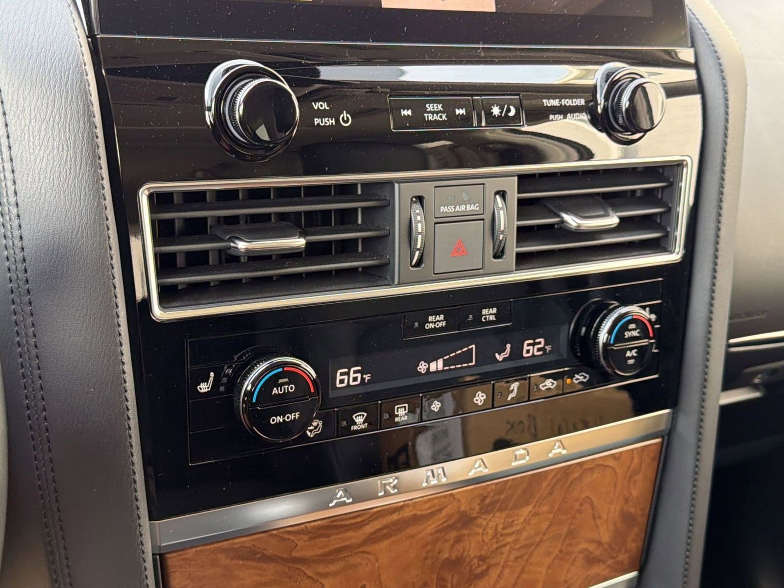 Used 2022 Nissan Armada SL image 25