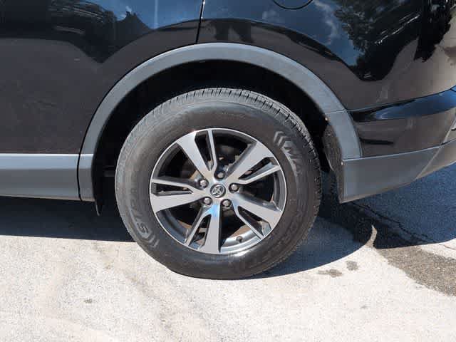 Used 2018 Toyota RAV4 XLE AWD/4WD image 14