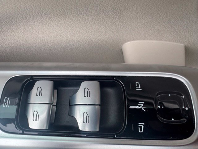 Used 2023 Mercedes-Benz C 300 4MATIC Sedan image 10
