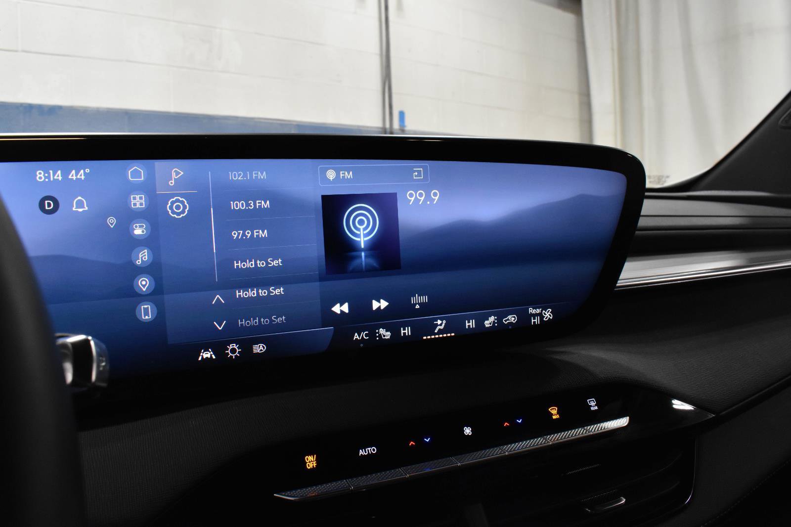 Used 2025 Buick Enclave Preferred image 19